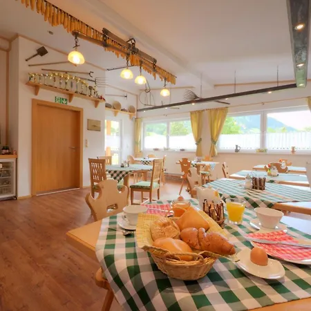 Apartment Deluxe 1,2,3 *