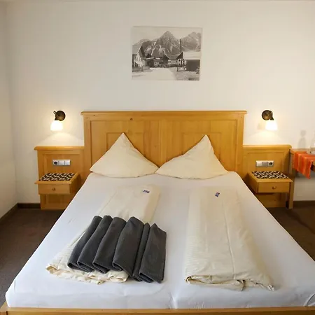 Deluxe 1,2,3 *